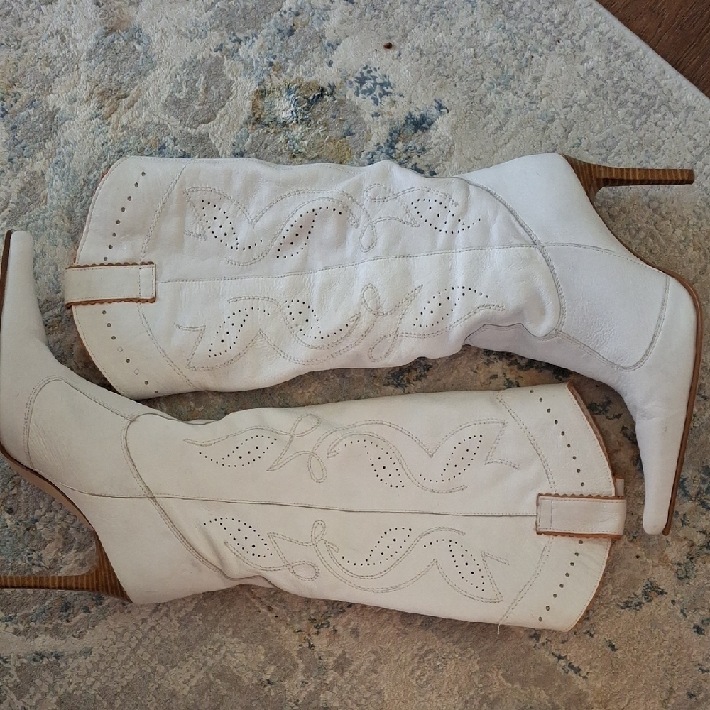 ALDO White Western-Style Women's Boots